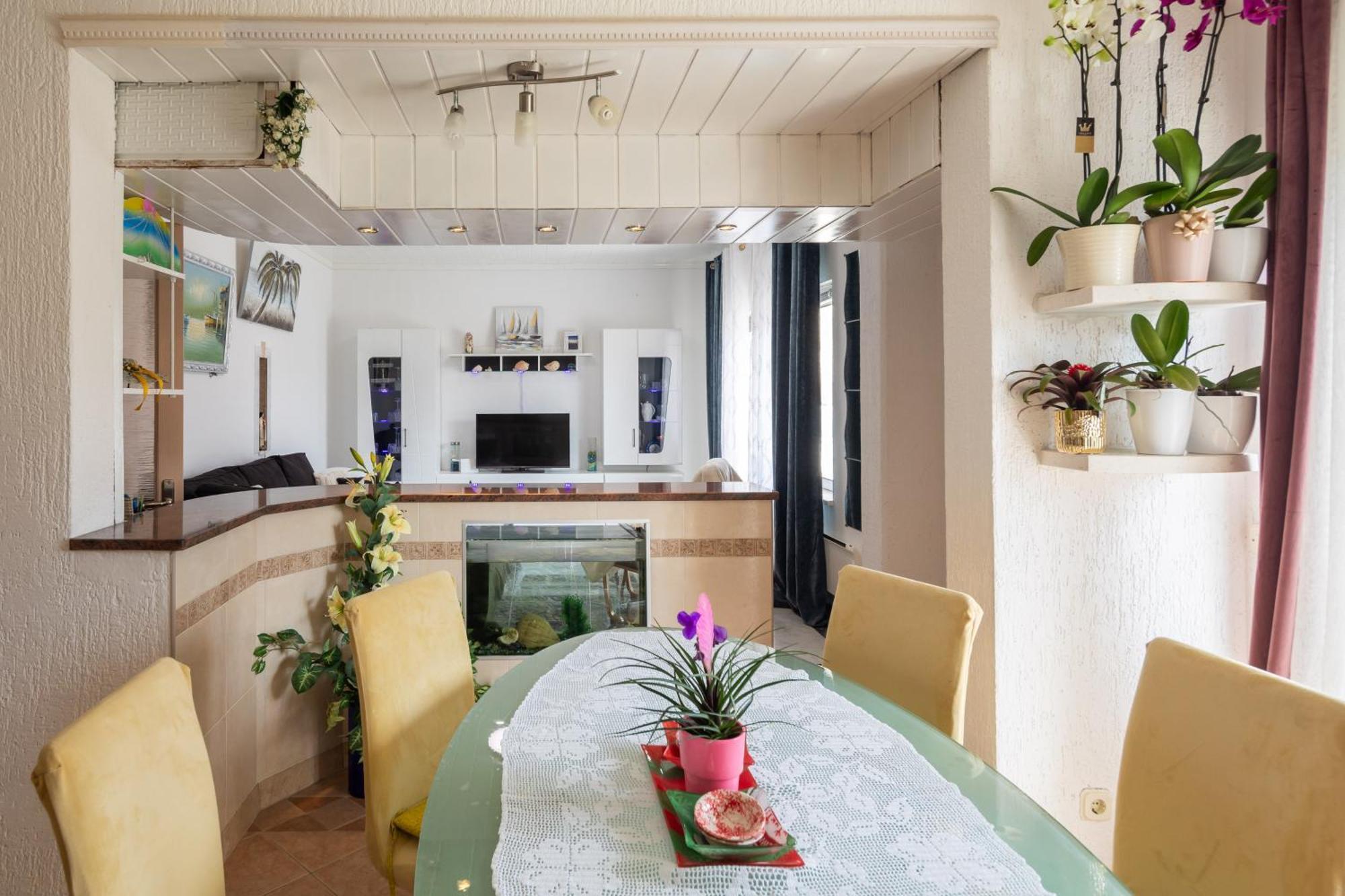Sunshine Rays Apartment